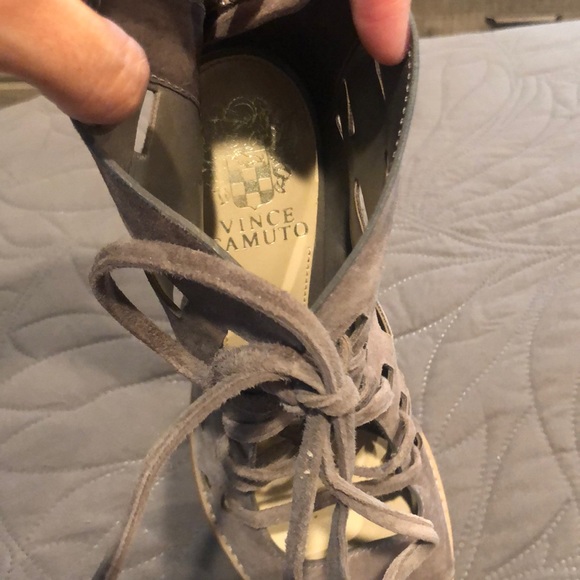 Vince Camuto shoes like new - Picture 5 of 7